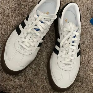 Adidas sambarose